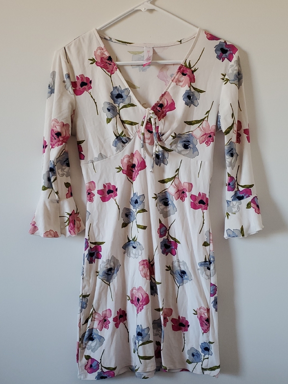 Floral Tie Front V-Neck Dress White with Pink & Blue Flowers Women's Size Small